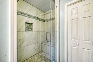 Great sized shower with bench